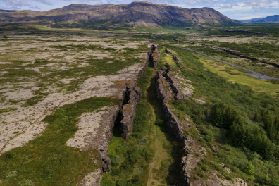 Fissures d'extension de la croûte terrestre (Thingvellir, Islande)